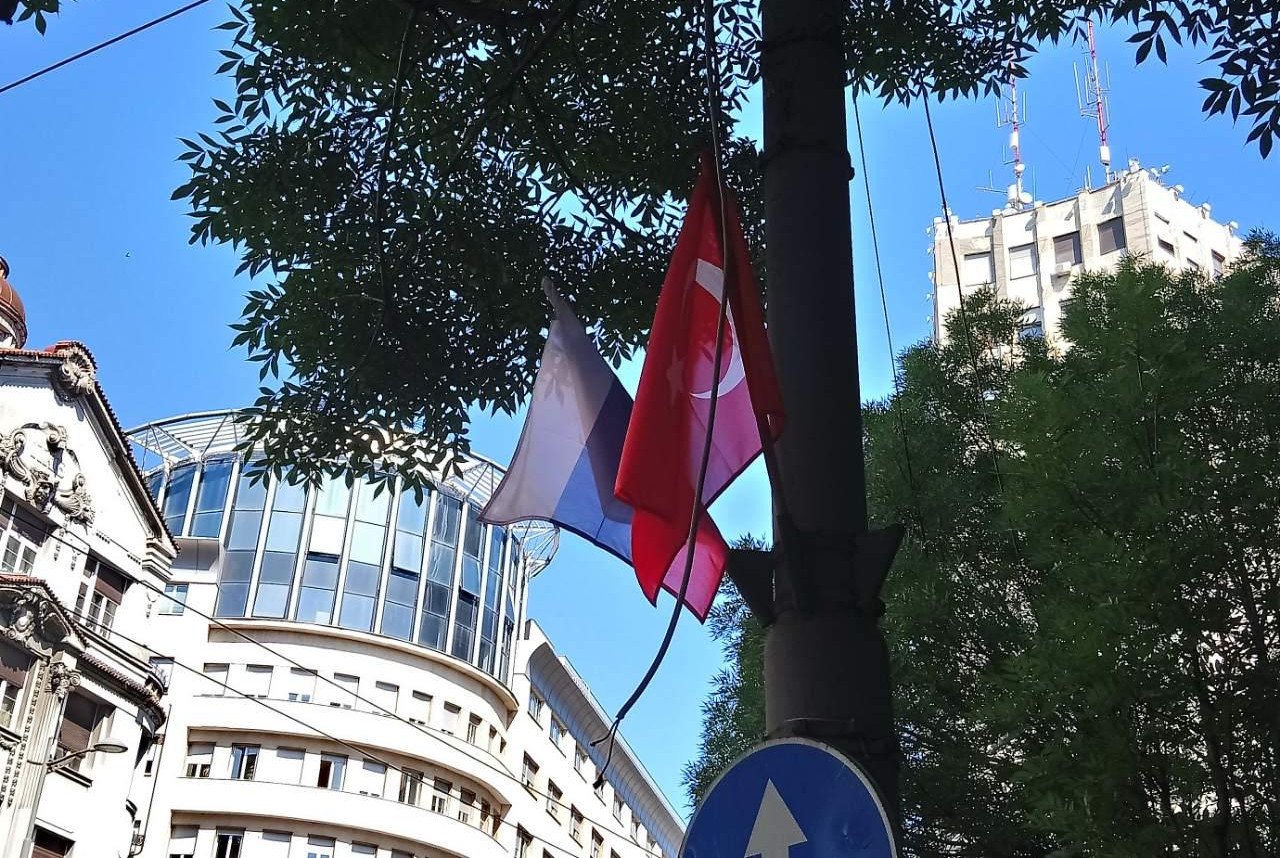 (FOTO) BEOGRAD OKIĆEN! Zastave učesnika F4 Evrolige na svakom ćošku srpske prestonice!